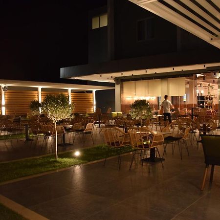 Bluepoint Hotel Tepelene Exterior photo